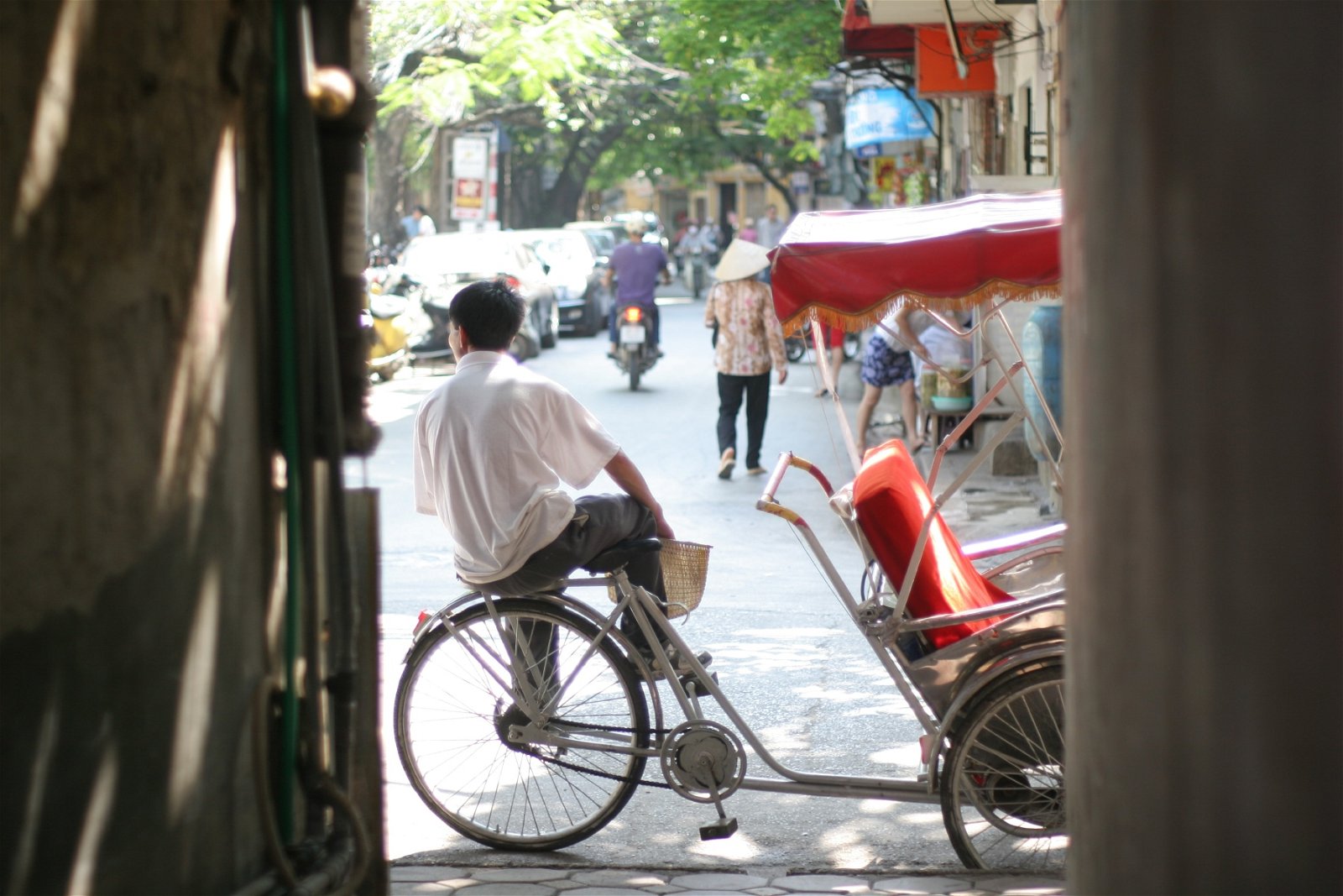 long ltiga nguyen vB11eFJ1AH8 unsplash 1 - Hanoi Transportation | Getting Around Vietnam's Capital