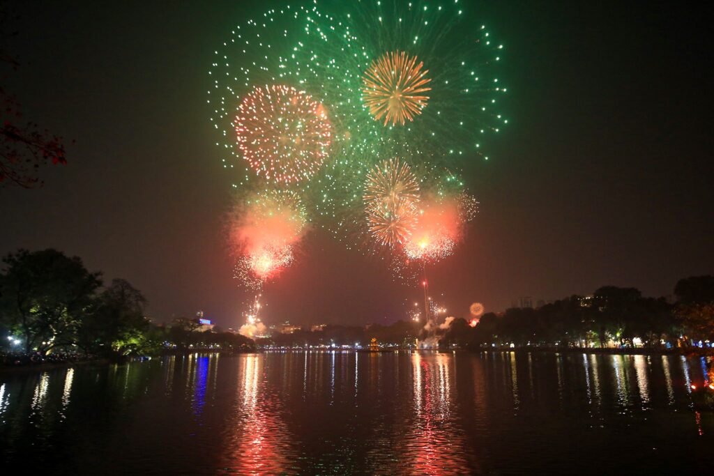 Fireworks over Guom Lake in Ha Noi. Photo from Thanh Nien 1100 17036617020131487520230 - Vietnamese New Year – Tet Guide For A Distinctive Lunar New Year Festival