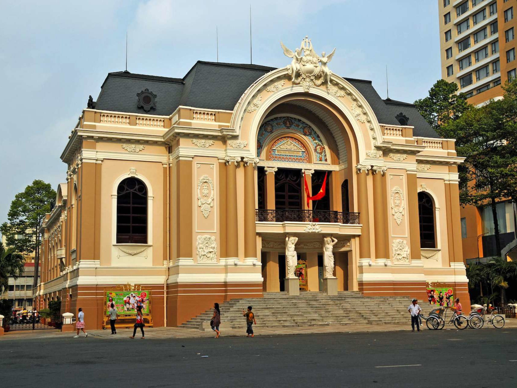 Ho Chi Minh City Opera House 01 - Ho Chi Minh