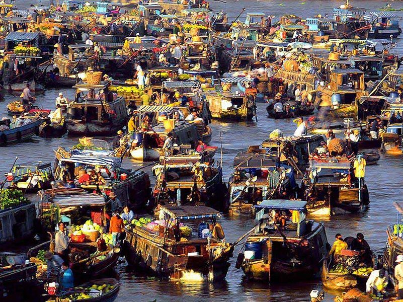 cai be floating market - Mekong Delta