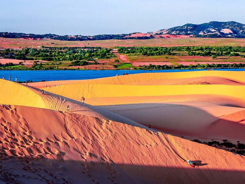 red sand dunes - Mui Ne