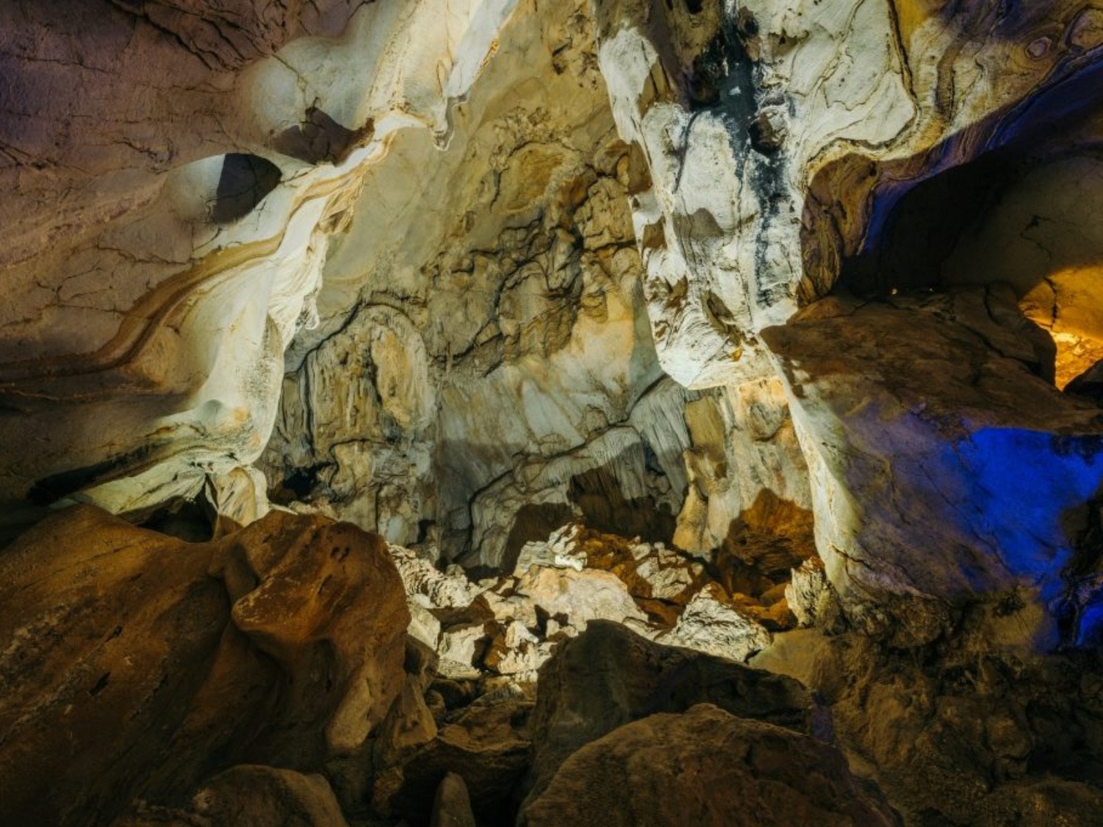 tien ong cave
