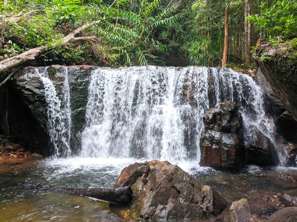 tranh waterfall