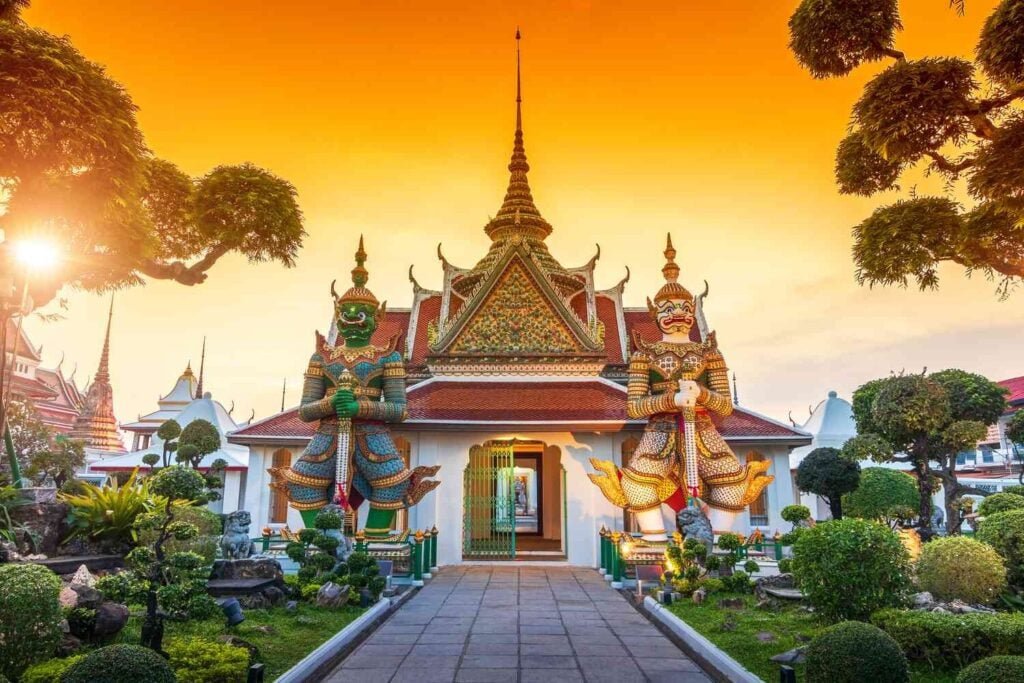 wat arun temple thailand