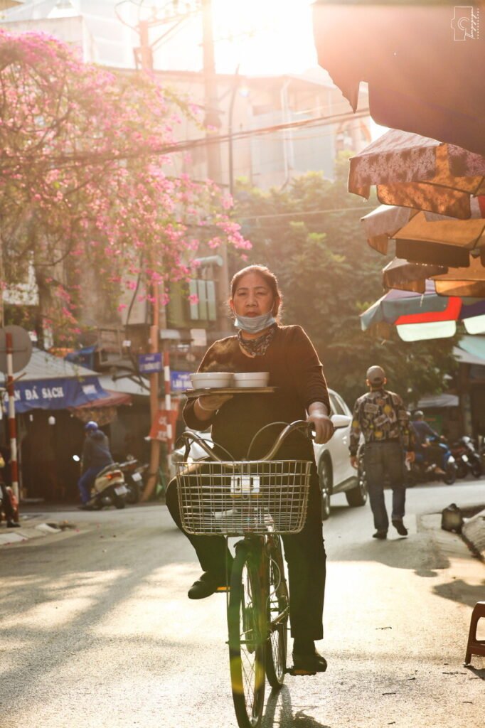 street vendor in vietnam