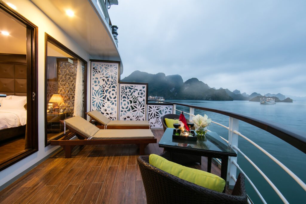 Mon Cheri Cruise is one of the most luxurious 5-star cruises in Vietnam's Ha Long Bay and Lan Ha Bay, exhibiting the region's natural beauty