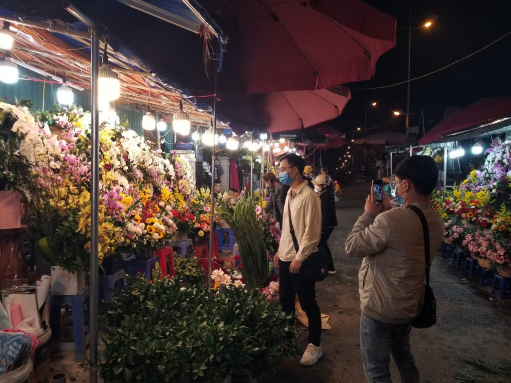 quang ba night market