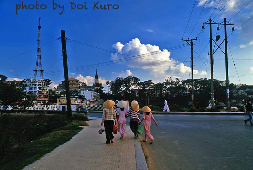 DALAT 1997 Women with sedge hat Photo by Doi Kuro - A Real-Life Superhero In Vietnam. The Incredible Journey Of Jimmy Pham And KOTO