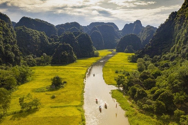 ninhbinhtour15 - The Ultimate Ninh Binh Tour - Explore Mua Cave's Wonders With Our Expert Tour Guide