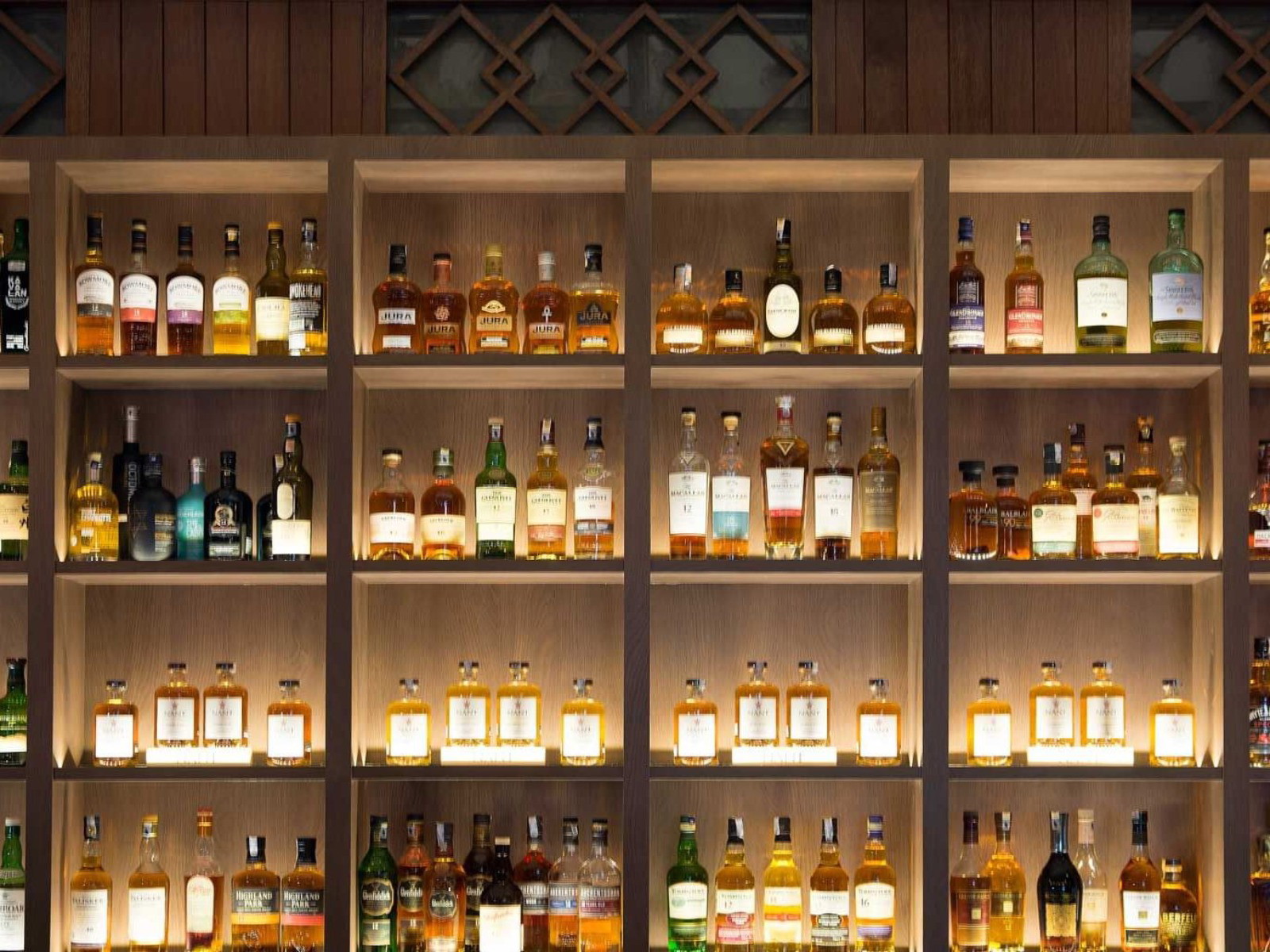 86 PROOF Whiskey Bar