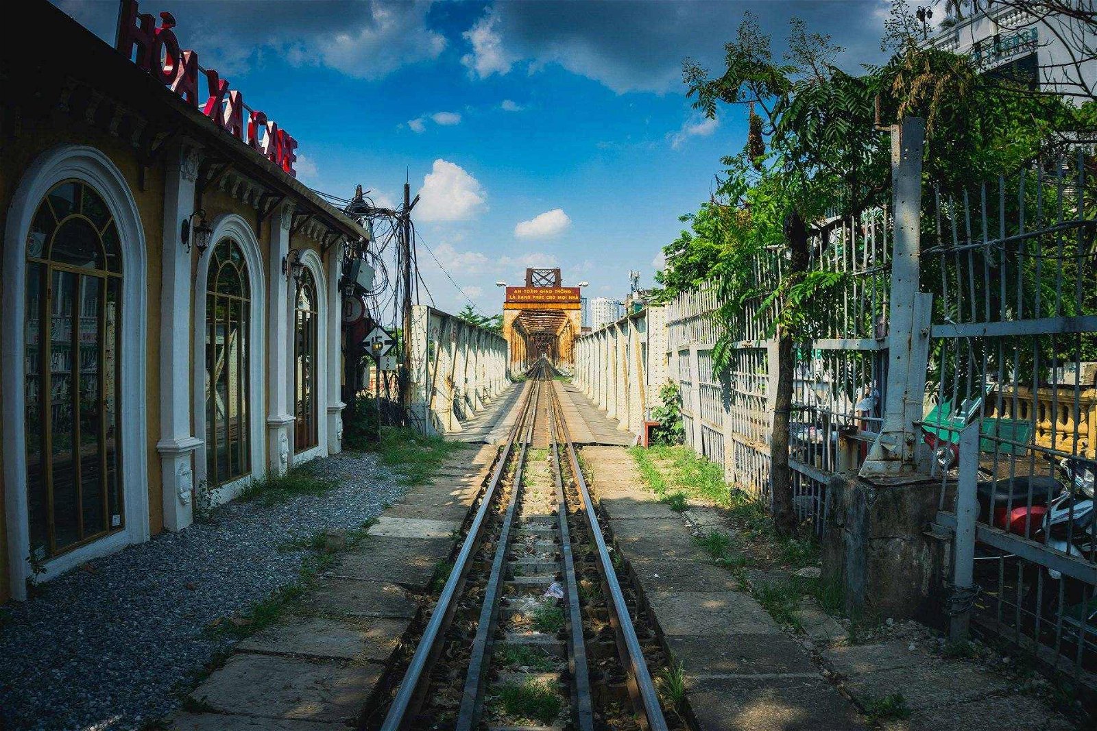 train around 1 - Central Vietnam